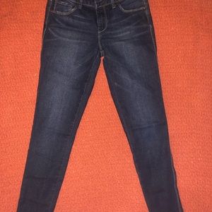 Astor Jeans. Size 5. Dark wash. Ripped / skinny